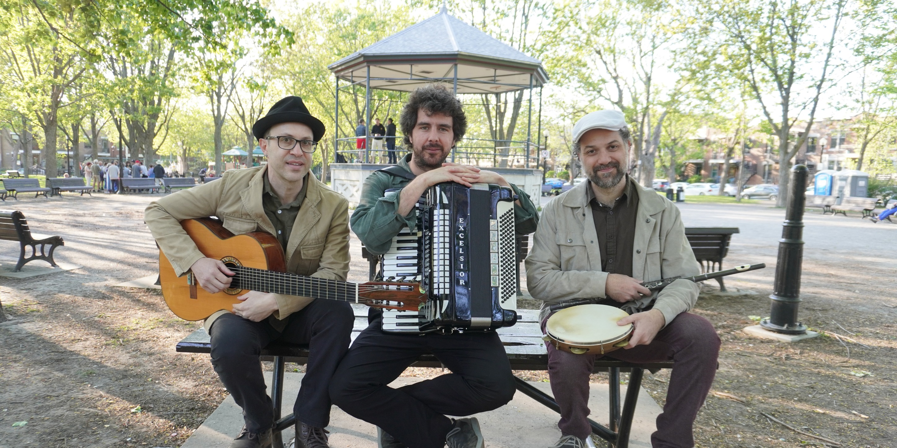 Photo 3 — Gabriel Schwartz · Trio Choro de Quintal